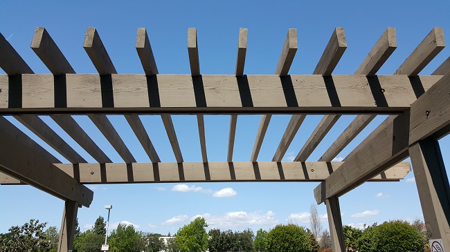 What Arbors, Pergolas, and Decks Can Do For Your Commercial Landscaping