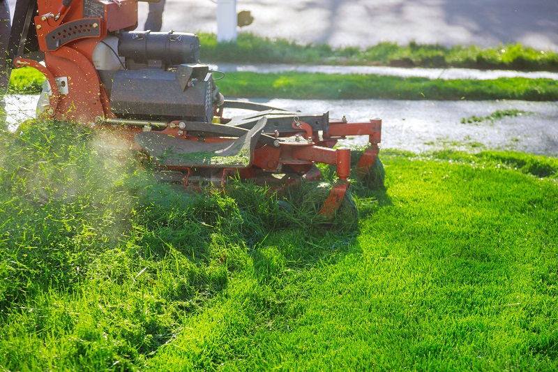 Leave Your Tractor/Field Mowing Projects to the Pros 
